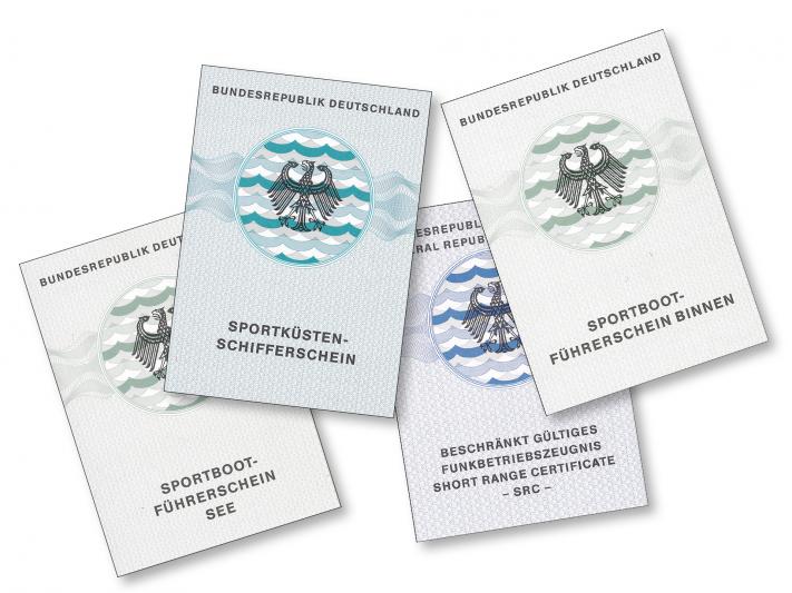 personen am steuerrad